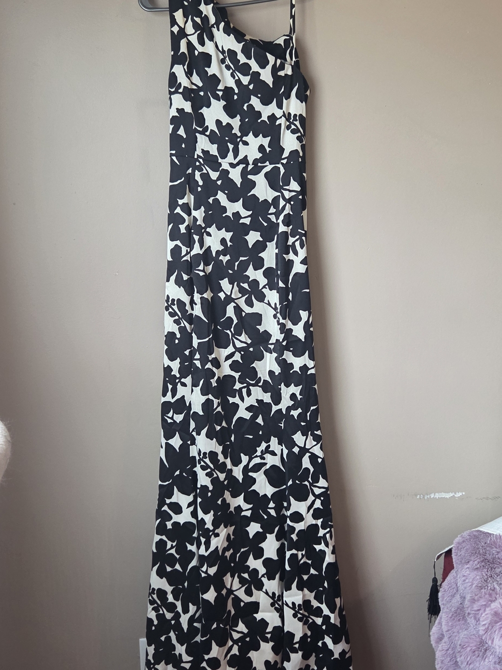 Nicole Miller Classy Elegant Black and White Floral Dress
